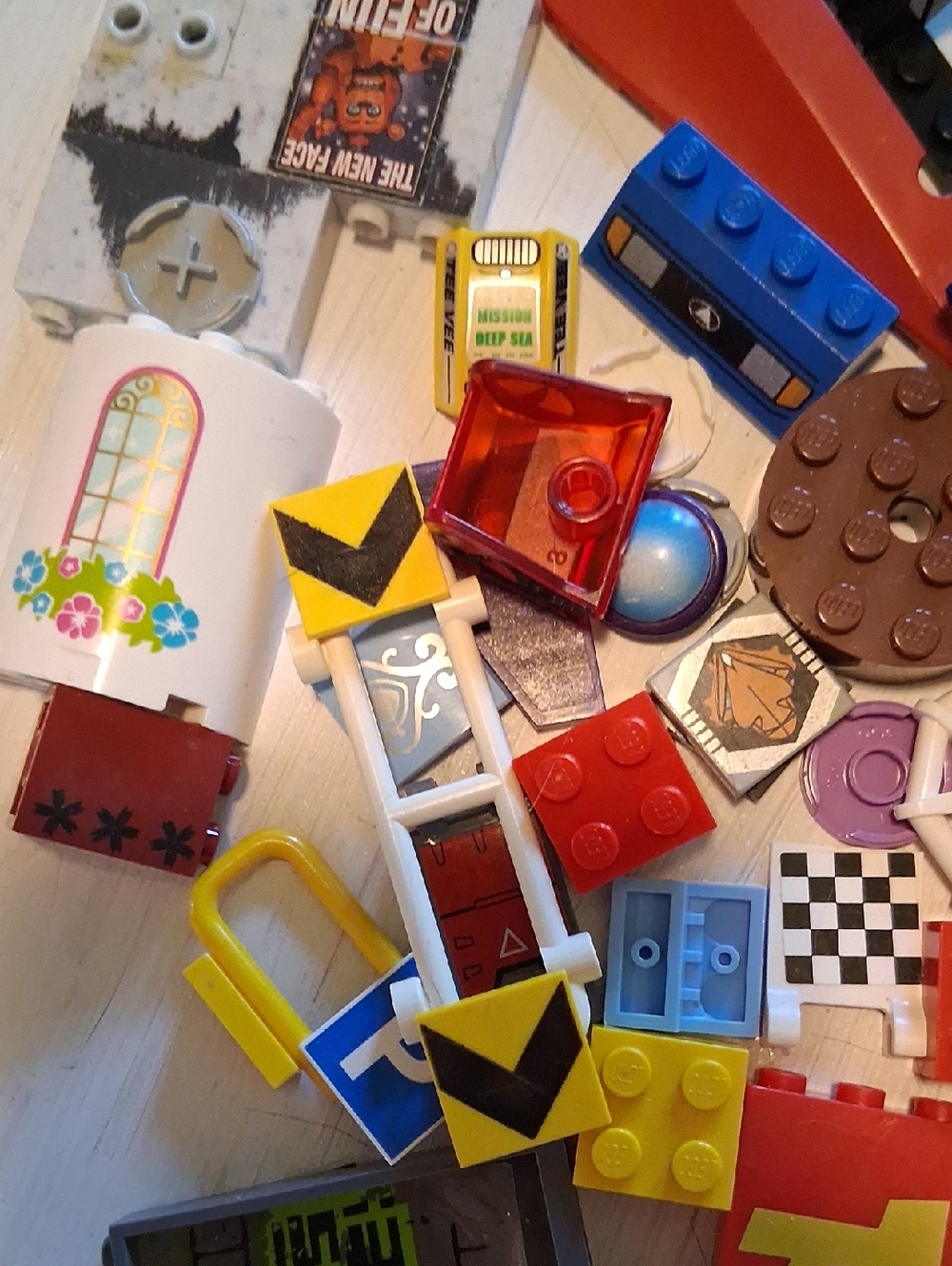 MISC LEGO PARTS - Picture 2 of 7
